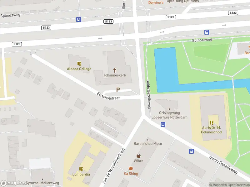 Ambulance met gepaste spoed naar de Elsschotstraat in Rotterdam