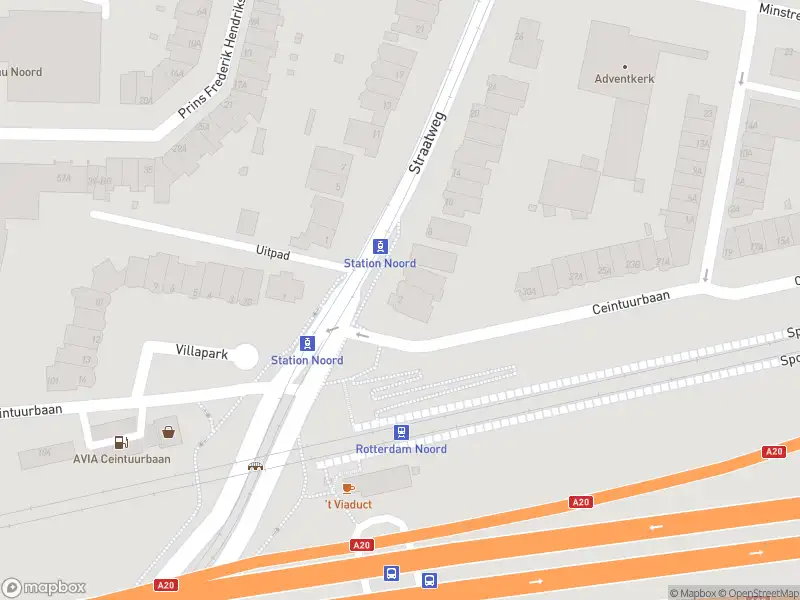 Ambulance met gepaste spoed naar de Straatweg in Rotterdam