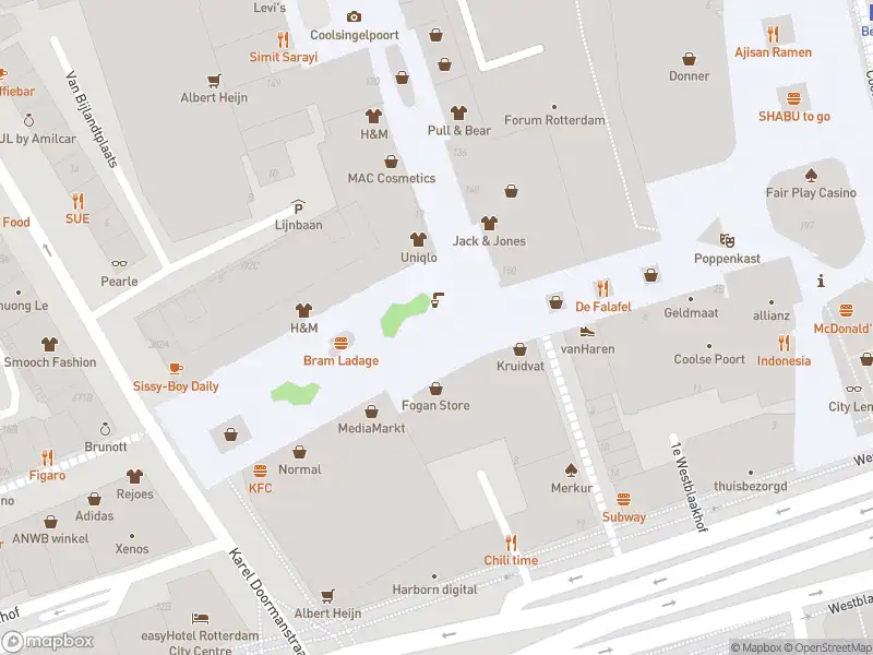 Ambulance met grote spoed naar de Binnenwegplein in Rotterdam