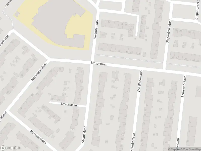 Ambulance met grote spoed naar de Strausslaan in Rotterdam