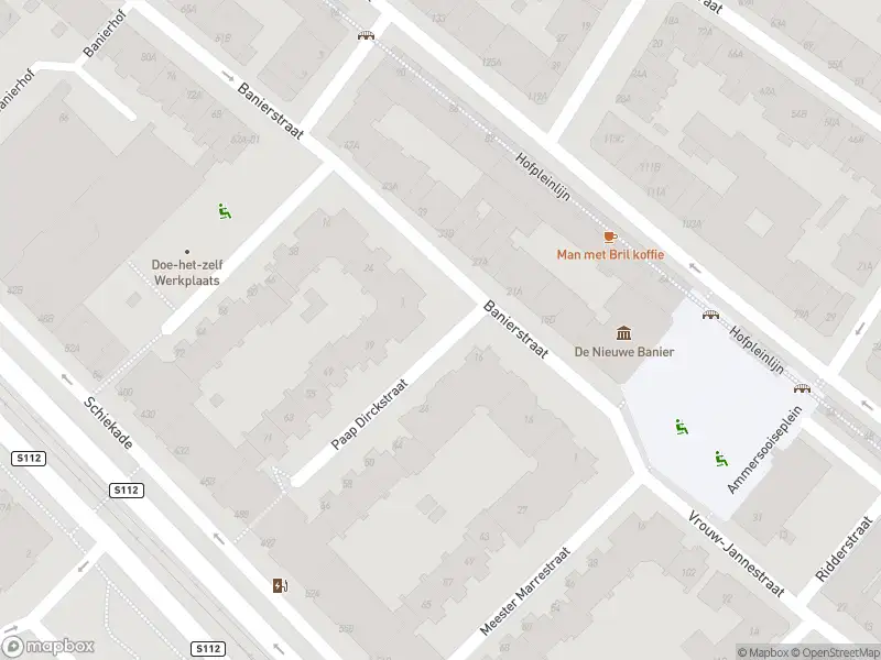 Ambulance met gepaste spoed naar de Paap Dirckstraat in Rotterdam