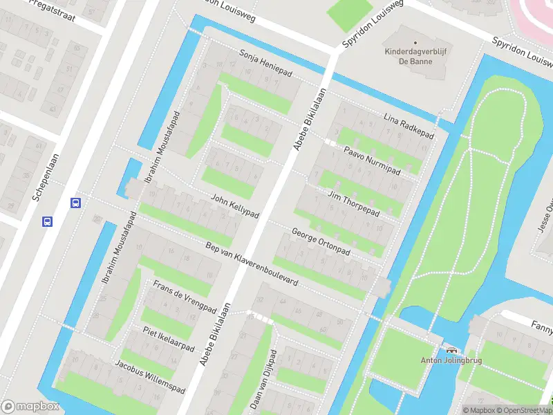 Ambulance met grote spoed naar de Abebe Bikilalaan in Amsterdam