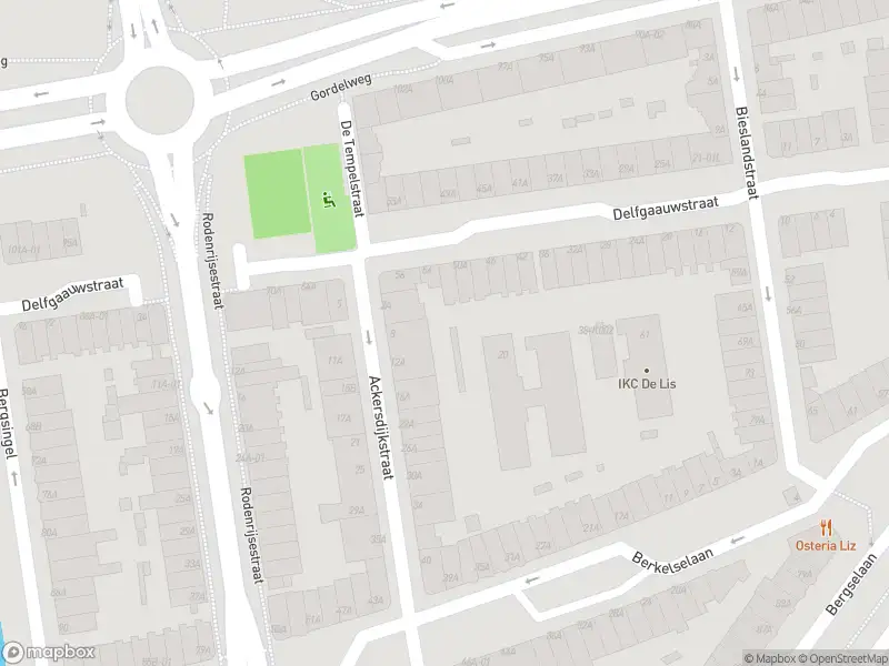 Ambulance met gepaste spoed naar de Ackersdijkstraat in Rotterdam