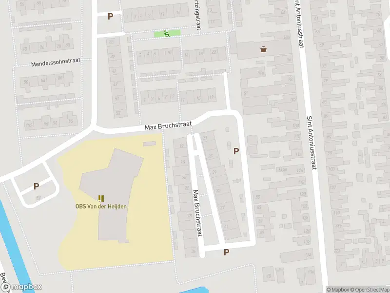 Brandweer met grote spoed naar de Max Bruchstraat in Waalwijk vanwege gebouwbrand