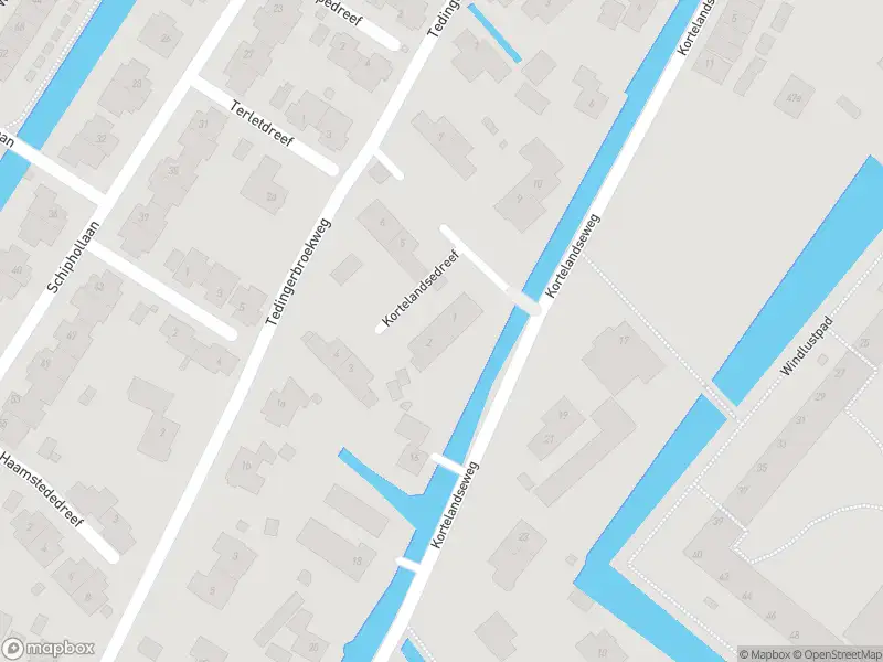 Ambulance met grote spoed naar de Kortelandsedreef in Nootdorp