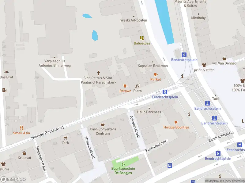 Ambulance met gepaste spoed naar de Nieuwe Binnenweg in Rotterdam