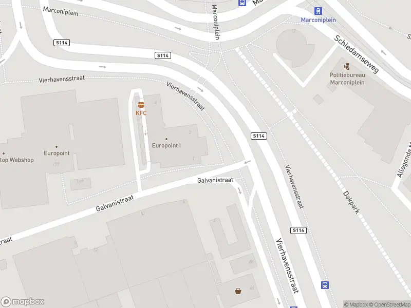 Ambulance met grote spoed naar de Marconistraat in Rotterdam