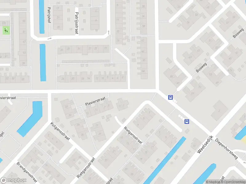 Ambulance met gepaste spoed naar de Plevierstraat in Strijen