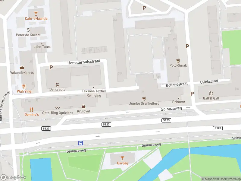 Ambulance met gepaste spoed naar de Bollandstraat in Rotterdam