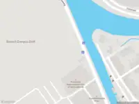 Ambulance met gepaste spoed naar de Wateringseweg in Delft