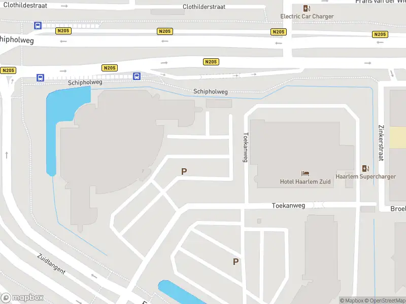 Ambulance met gepaste spoed naar de Toekanweg in Haarlem