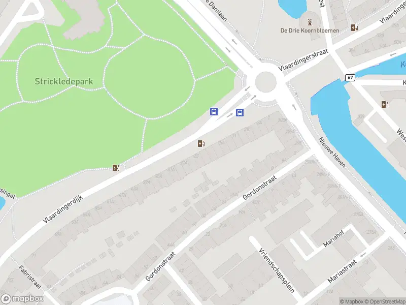 Ambulance met gepaste spoed naar de Vlaardingerdijk in Schiedam