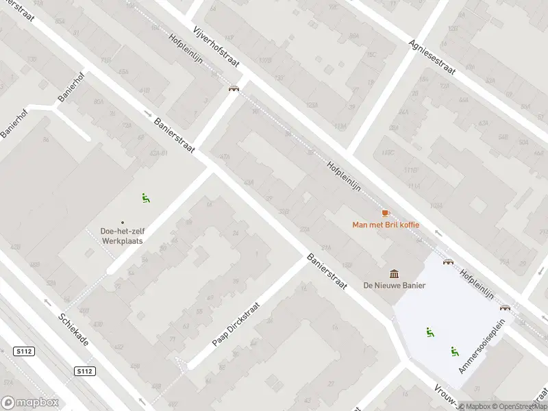 Ambulance met grote spoed naar de Banierstraat in Rotterdam