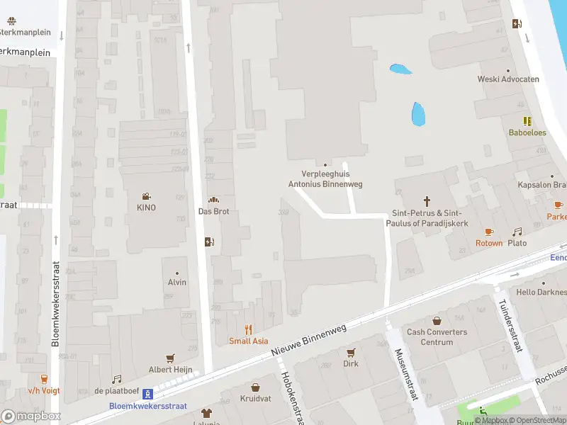 Ambulance met grote spoed naar de Nieuwe Binnenweg in Rotterdam