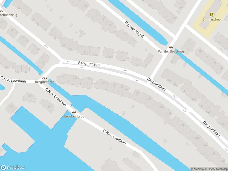 Ambulance met gepaste spoed naar de Berglustlaan in Rotterdam