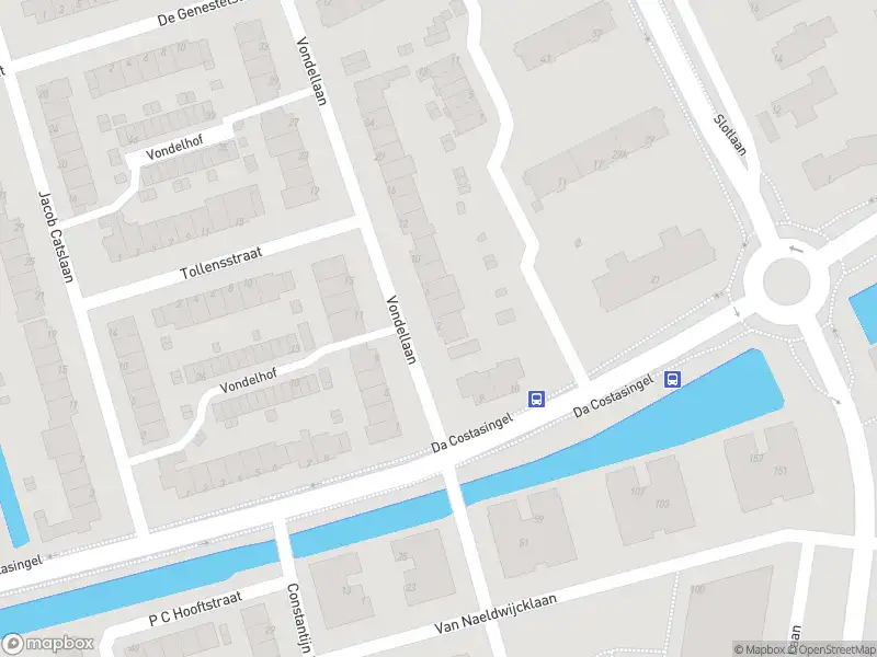 Ambulance met grote spoed naar de Vondellaan in Capelle aan den IJssel