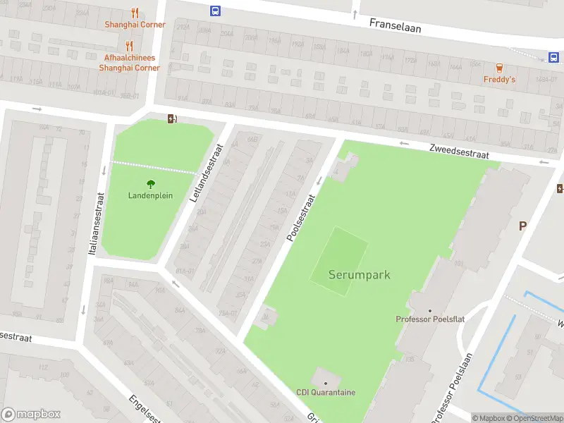 Ambulance met grote spoed naar de Poolsestraat in Rotterdam