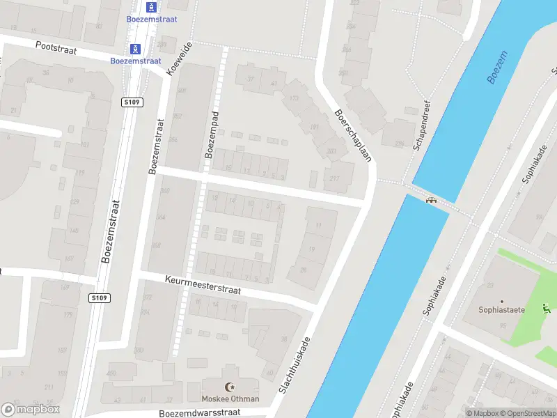 Ambulance met grote spoed naar de Vleeshouwerstraat in Rotterdam