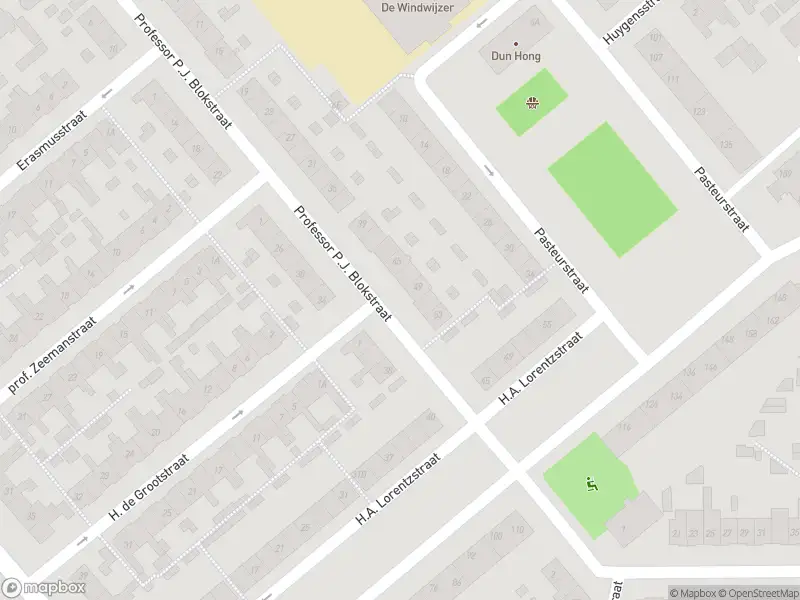 Ambulance met grote spoed naar de Hector Treubstraat in Den Helder vanwege afhijsen patient