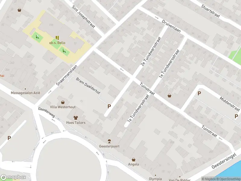 Ambulance met grote spoed naar de 2e Tuindwarsstraat in Alkmaar