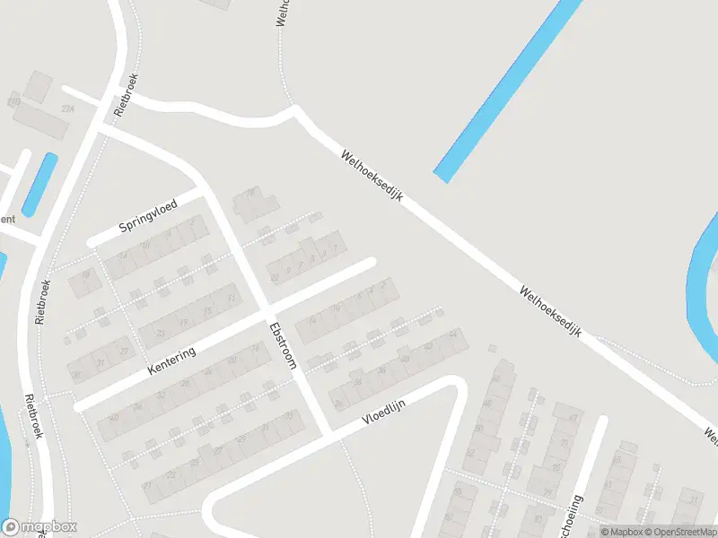 Ambulance met grote spoed naar de Kentering in Hoogvliet Rotterdam