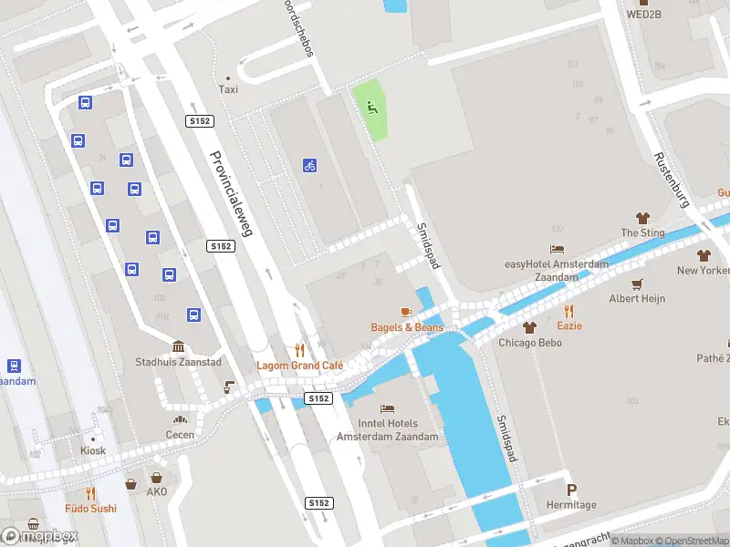 Brandweer met gepaste spoed naar de Smidspad in Zaandam vanwege een liftopsluiting