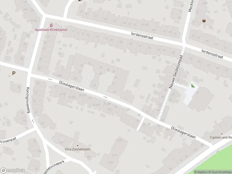 Ambulance met gepaste spoed naar de Koninginneweg in Haarlem