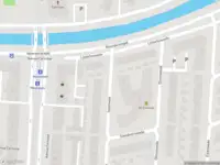 Ambulance met grote spoed naar de Iepenwede in Barendrecht