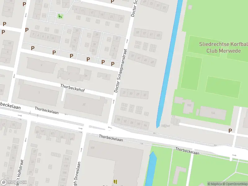 Ambulance met gepaste spoed naar de Dr. Schaepmanstraat in Sliedrecht