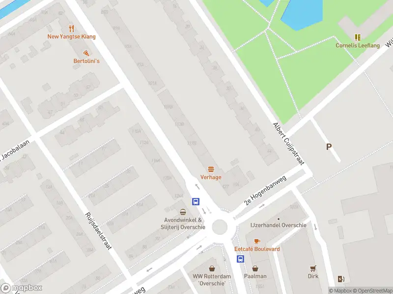 Ambulance met gepaste spoed naar de Burgemeester Baumannlaan in Rotterdam