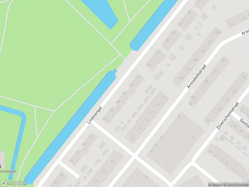 Ambulance met grote spoed naar de Lindesingel in Rotterdam