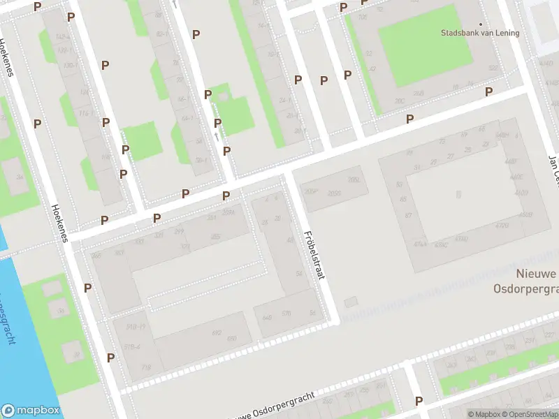 Ambulance met grote spoed naar de Fröbelstraat in Amsterdam