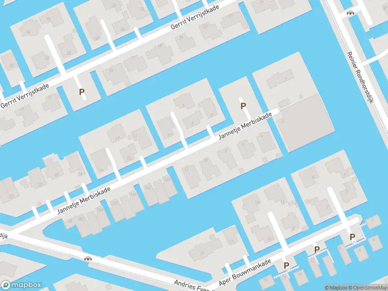 Ambulance met grote spoed naar de Jannetje Merbiskade in Rotterdam