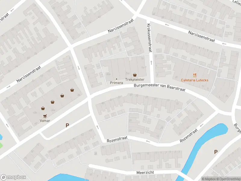 Ambulance met gepaste spoed naar de Burgemeester van Baarstraat in Volendam