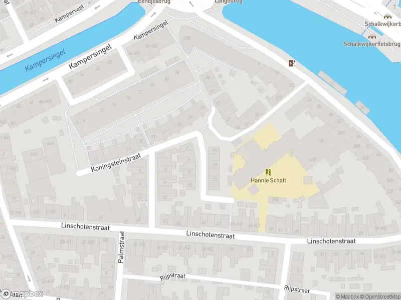 Ambulance en brandweer met grote spoed naar de Eendjespoortstraat in Haarlem vanwege gebouwbrand