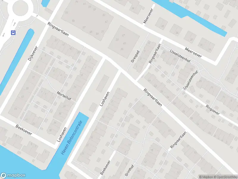 Ambulance met grote spoed naar de Loshaven in Hillegom