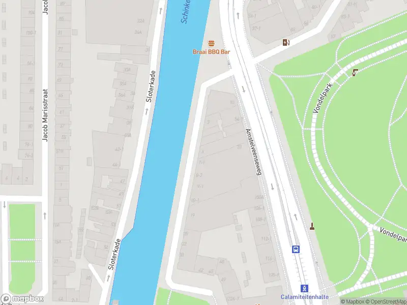 Ambulance met gepaste spoed naar de Schinkelhavenkade in Amsterdam