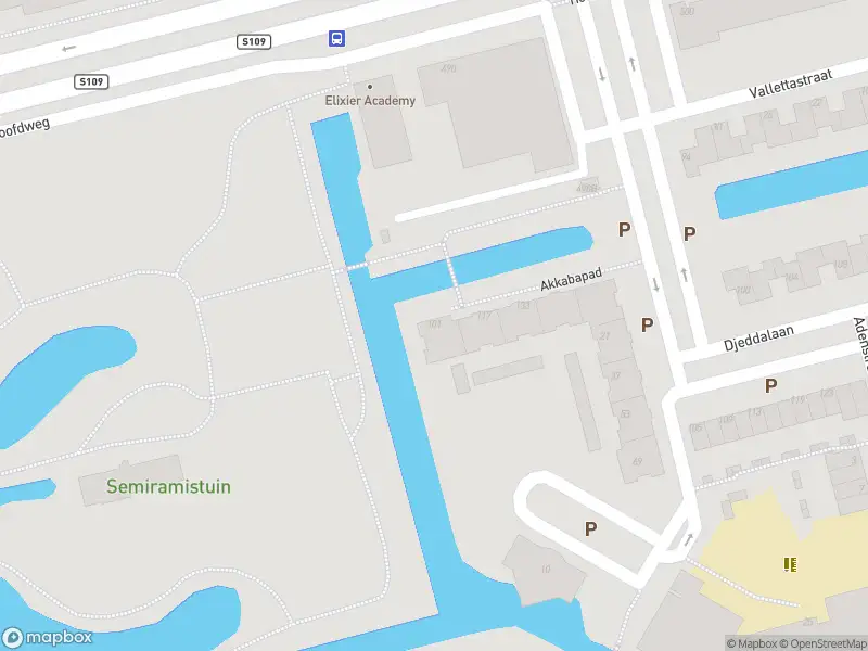 Ambulance met gepaste spoed naar de Akkabapad in Rotterdam