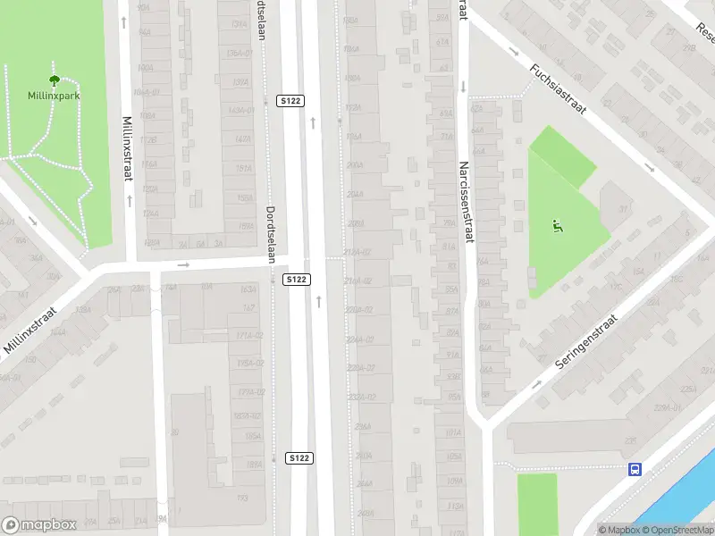 Ambulance met grote spoed naar de Dordtselaan in Rotterdam