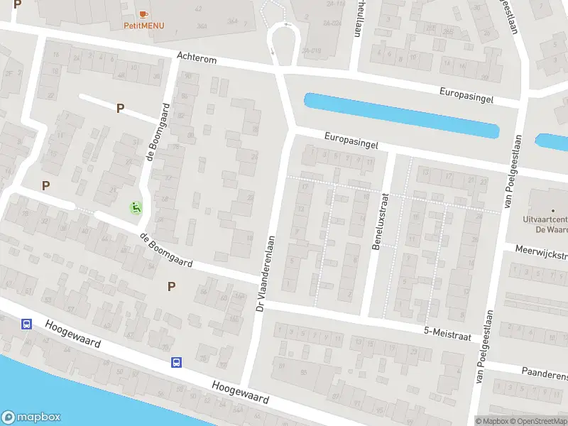 Ambulance met gepaste spoed naar de Den Tollstraat in Koudekerk aan den Rijn