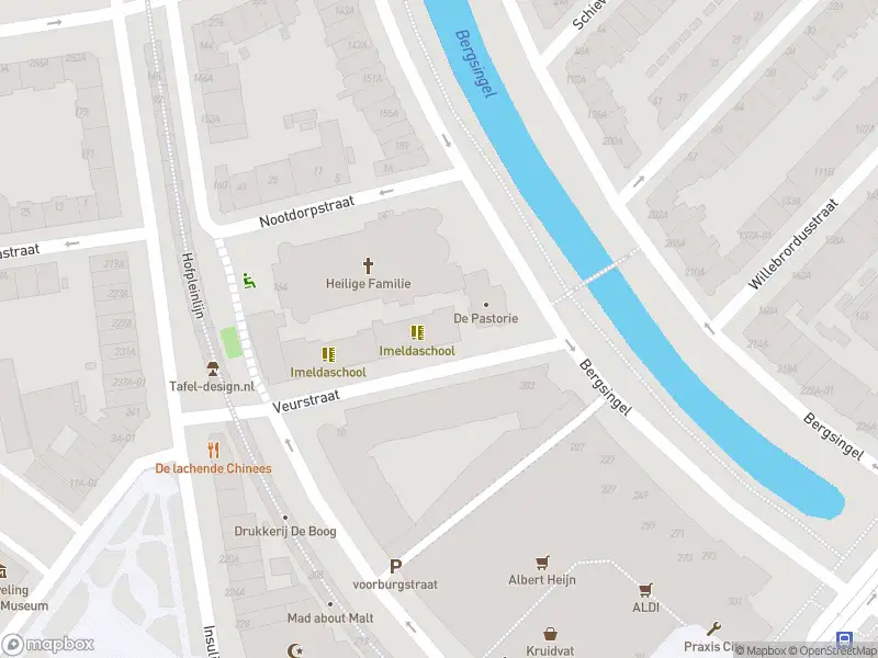 Ambulance met grote spoed naar de Veurstraat in Rotterdam