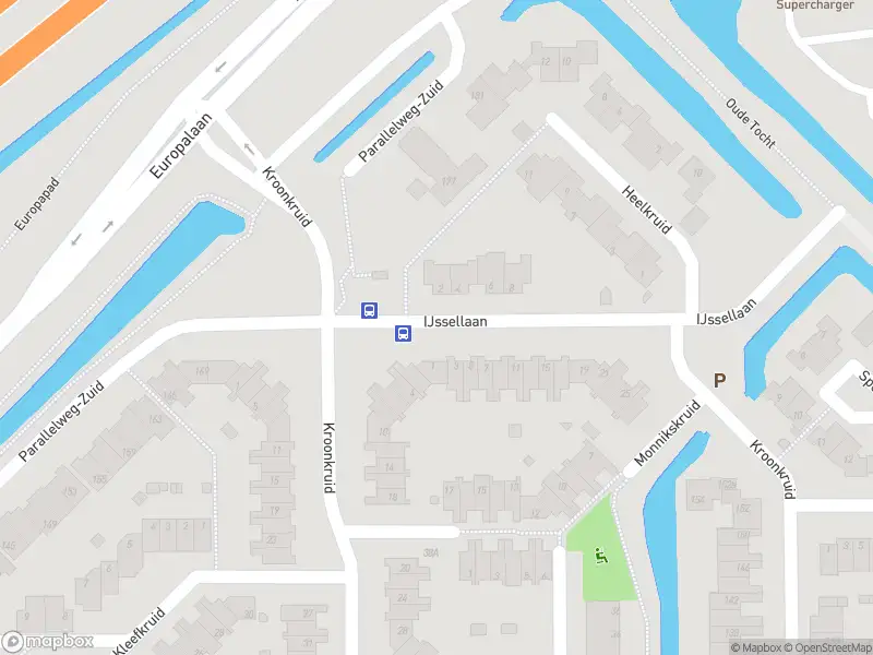 Ambulance met grote spoed naar de IJssellaan in Nieuwerkerk aan den IJssel