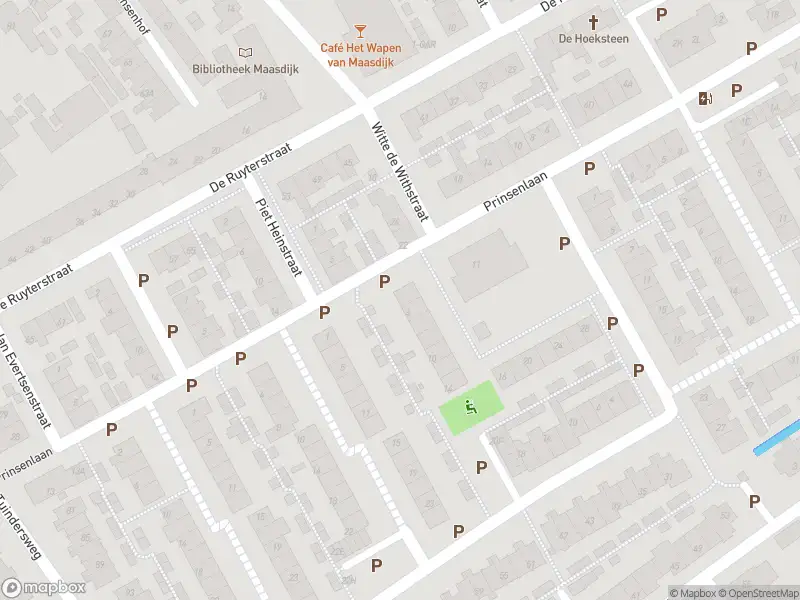 Ambulance met gepaste spoed naar de Almondestraat in Maasdijk