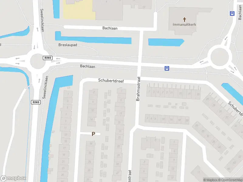 Ambulance met gepaste spoed naar de Brahmsstraat in Barendrecht