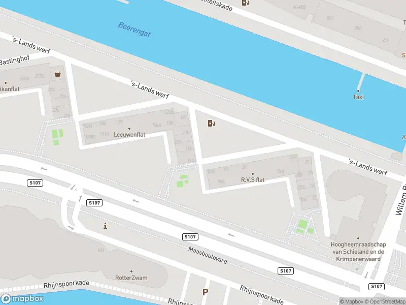 Ambulance met gepaste spoed naar de 's-Lands werf in Rotterdam