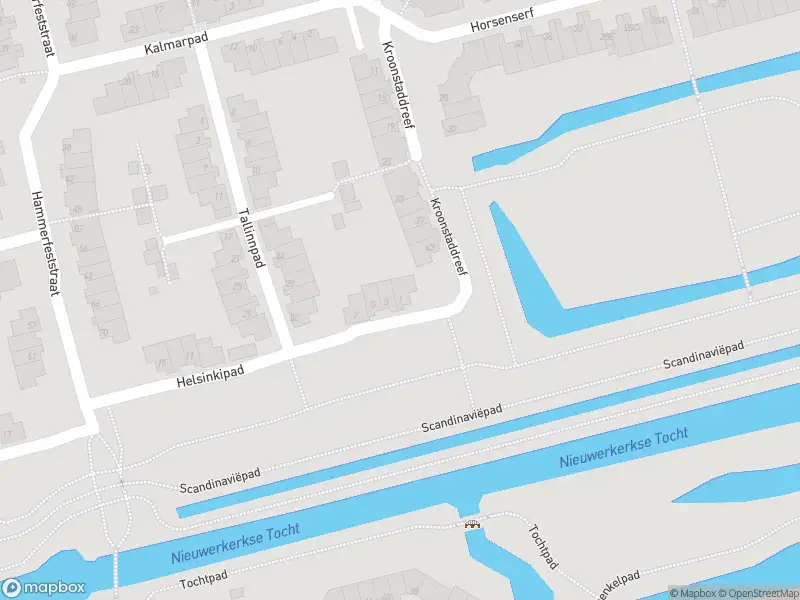 Ambulance met grote spoed naar de Helsinkipad in Rotterdam