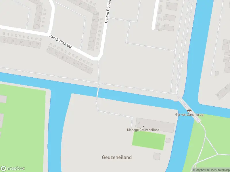 Ambulance met gepaste spoed naar de Geleyn Bouwenszstraat in Amsterdam