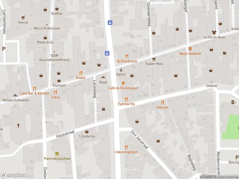 Ambulance met gepaste spoed naar de Melkmarkt in Enkhuizen