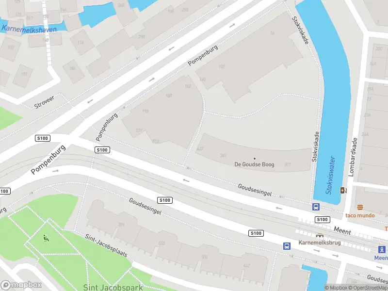 Ambulance met gepaste spoed naar de Goudsesingel in Rotterdam