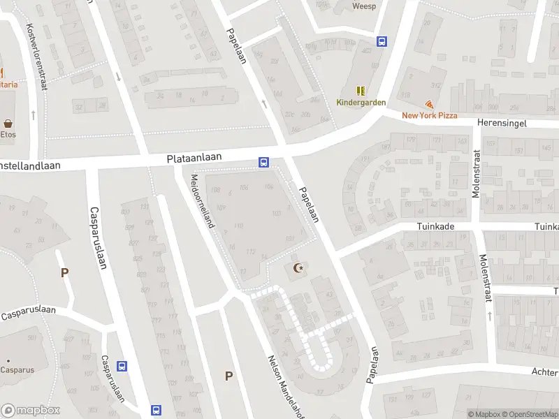 Ambulance met grote spoed naar de Meidoorneiland in Weesp